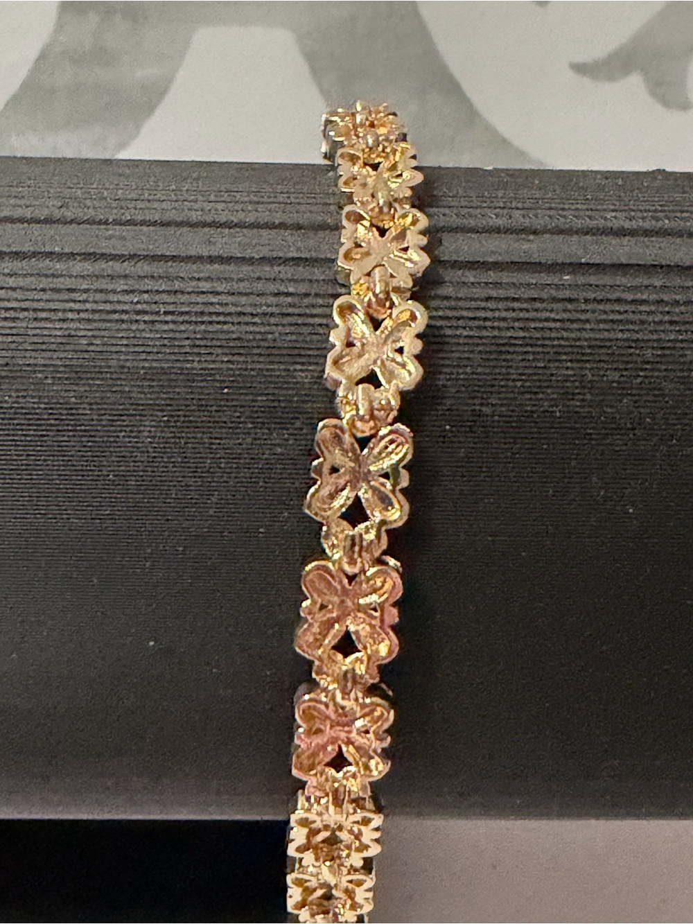 Gold Tone Floral Link Bracelet - Women's Jewelry NWOT 7.25” - Picture 4 of 8